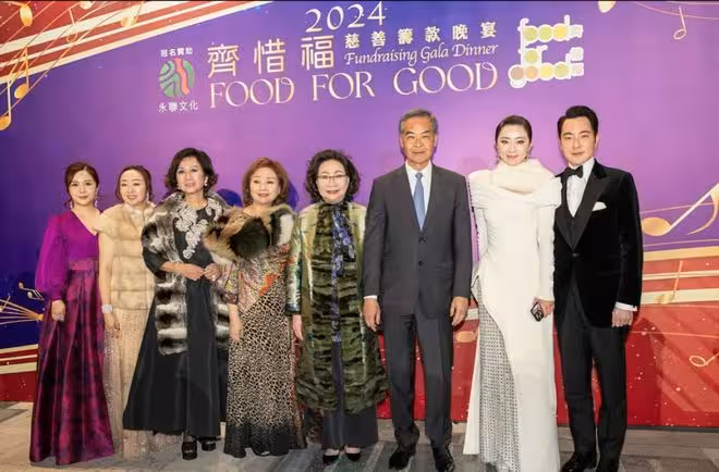 恭喜!50歲TVB前花旦宣布富商男友求婚成功!曾高調稱讚未婚夫孝順體貼!