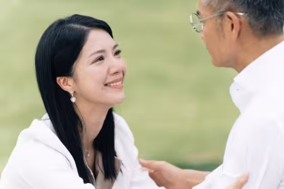 60歲TVB視帝與30歲港姐新劇演忘年戀!監製嚴禁兩人拍吻戲!