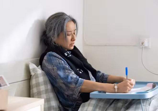 TVB火辣港姐15歲被男友誘拍不雅照!照片保留35年:我全給兒女看了