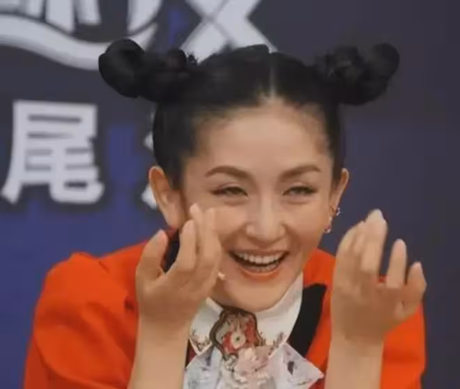 被央視力捧的謝娜背後到底誰在為她撐腰？倪萍說了句大實話