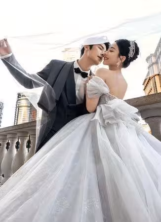 短劇CP朱一未、白昕怡婚紗照曝光!「不是劇照是真的」明天婚禮開直播