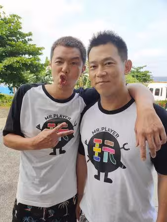 顏正國、小鬼《玩很大》同框畫面曝！搭肩打氣網看哭：再拍一次角頭