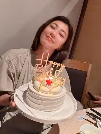 賈靜雯迎51歲請假返台!「爬山慶生」1家5口團聚:珍惜幸福的時刻
