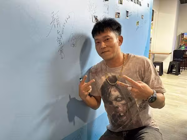 「好小子」顏正國癌逝! 草爺心碎曝最後訊息:中秋節快樂再也收不到回應