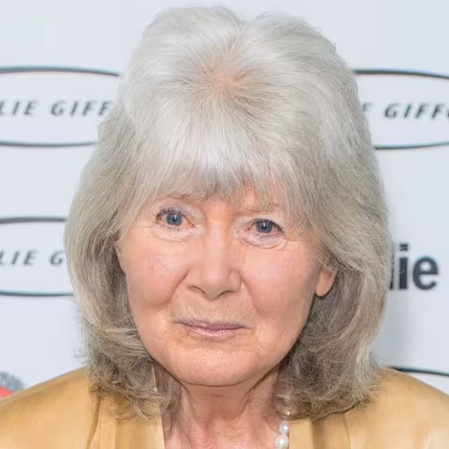 88歲傳奇女作家去世,皮爾斯·摩根感慨,她的笑容照亮一生!