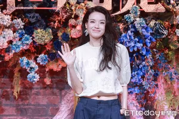 出道30年哭戲最多!舒淇冒「老花眼職災」 曝拍攝過程吹神秘怪風