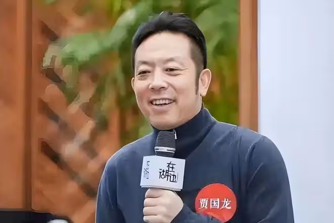 西貝剛有起色，賈國龍又開始自殘