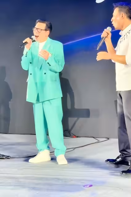 向華強闢謠封神!12億孫禮+45年零出軌婚姻,藏著豪門的真底色