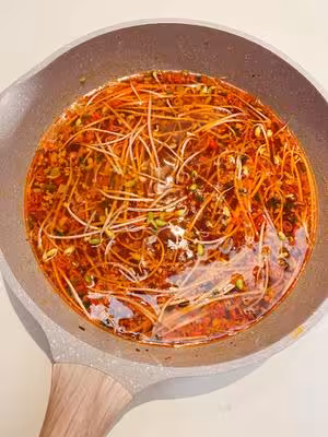 跟四川朋友學的水煮肉片 這也太香了！！