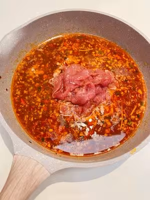 跟四川朋友學的水煮肉片 這也太香了！！