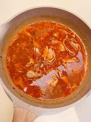 跟四川朋友學的水煮肉片 這也太香了！！