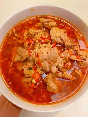 跟四川朋友學的水煮肉片 這也太香了！！