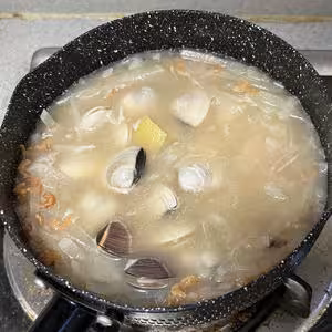 蘿蔔鮮貝湯，冬天喝它太舒服了
