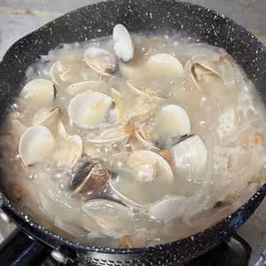 蘿蔔鮮貝湯，冬天喝它太舒服了
