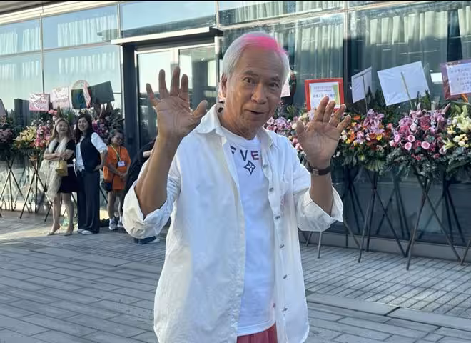 未婚妻被傳搭上澳門富二代,74歲TVB男星憤怒澄清!稱7月份才出獄