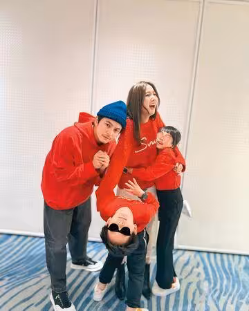 楊銘威、方誌友恩愛同框被直擊!結婚10年神隊友…分頭搞定兒女