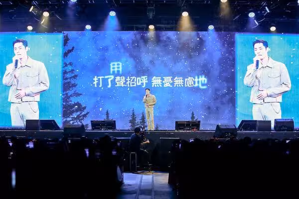 李宰旭爆紅初訪台灣:沒想到粉絲這麼多! 抱禮物上飛機至今難忘