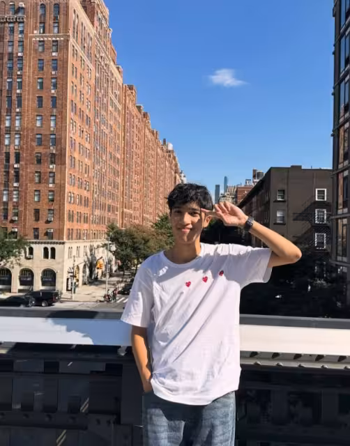 19歲TVB小花與李克勤長子疑傳緋聞？就讀美國同一大學！李克勤讓他們互相照顧