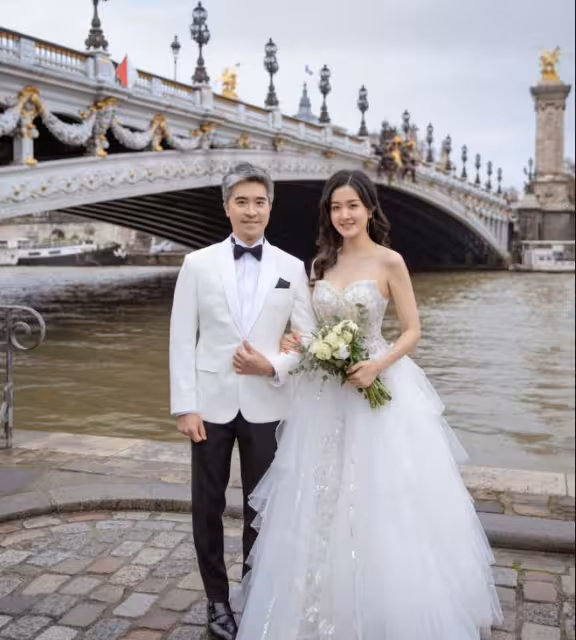 小三轉正1周年!落選港姐大曬與作家老公甜蜜合照!曾被丈夫前妻斥「拆散我的家」!