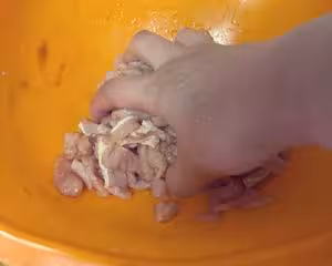 蒜苔炒肉絲