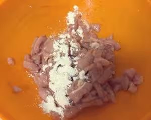蒜苔炒肉絲