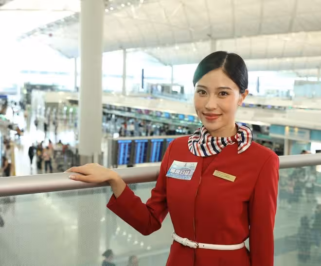 24歲港姐冠軍處女劇演空姐!穿制服直呼心情激動!有翻版李嘉欣之稱!