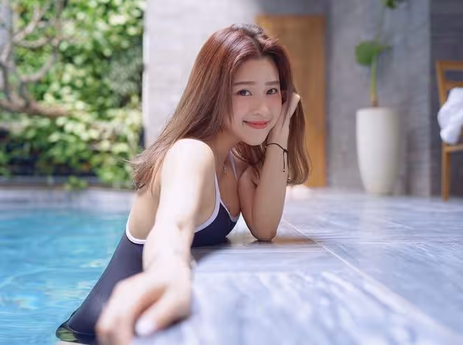 TVB前花旦前男友為小13歲女友慶生！緊緊相擁高調秀恩愛！女友曾自稱雙性戀！