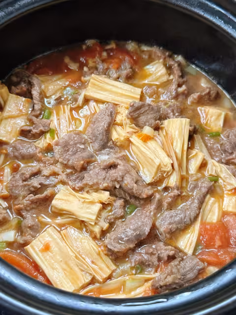 番茄腐竹牛肉煲