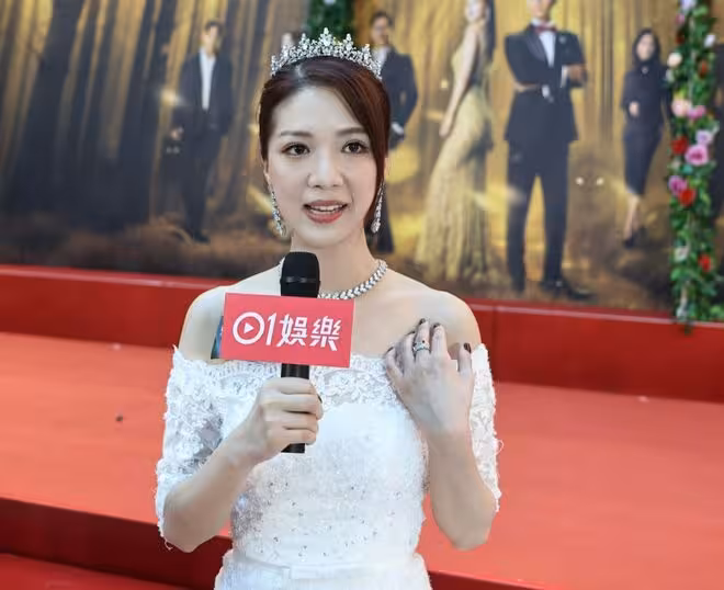 TVB港姐自曝拍戲愛上大31歲視帝!大讚對方很有爸爸感覺!曾擔心演的不像情侶