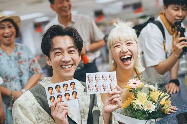 Lulu升格陳太太!幸福登記畫面曝光 甜閃陳漢典:風雨交加也無法阻擋我們