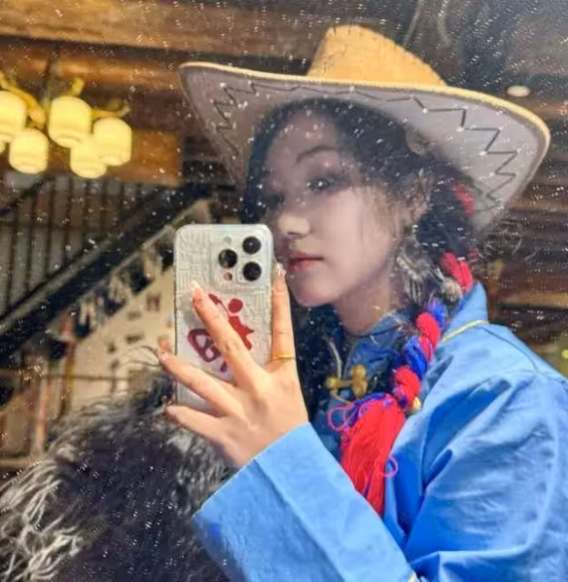 痛心！貴州21歲靚麗女騎手車禍離世，身材火辣，曝疑遭遇極端天氣