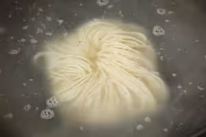 自製鮮麵條｜雞蛋面｜廚師機壓麵條