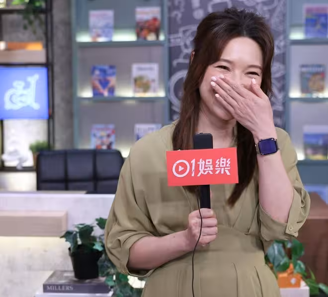 TVB前女星離婚後大讚與新歡相處開心！被曝身家1.2億？臉上笑容掛不住