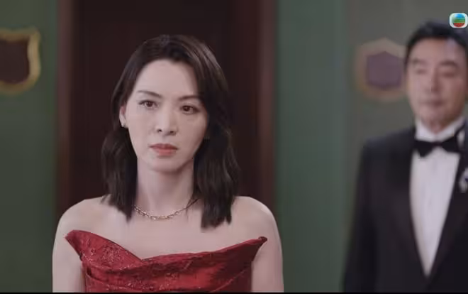 TVB花旦霸氣一幕重現《深宮計》太平公主狠勁!5集狂換15套衣服,大曬事業線!