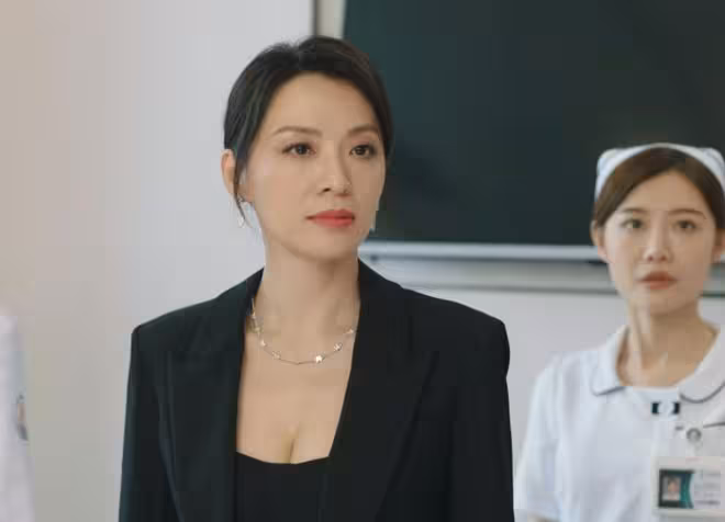 TVB花旦霸氣一幕重現《深宮計》太平公主狠勁!5集狂換15套衣服,大曬事業線!