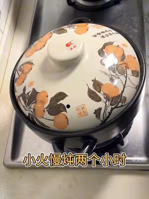 紅燒豬蹄，軟糯 Q彈，室友三碗飯