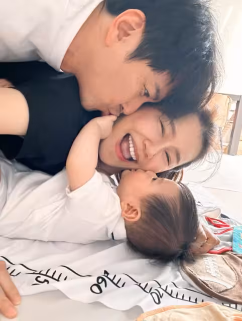 TVB花旦生日曬母子合照超甜蜜!感慨擁有全世界,老公吃醋發問:「我呢?」