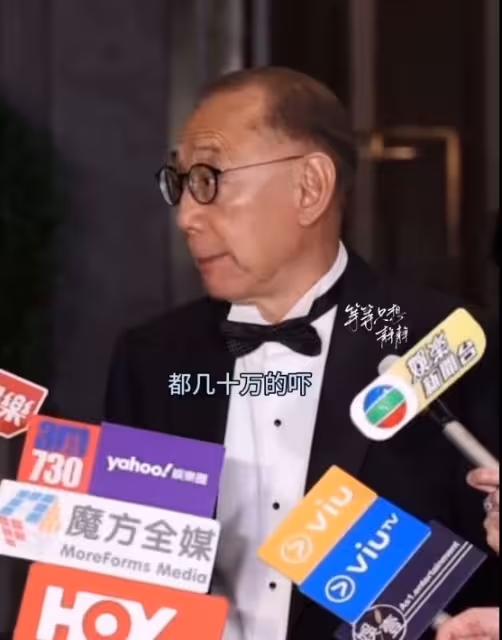 英皇老闆為陳偉霆寶寶準備了十盎司足金金牌,價值十幾萬