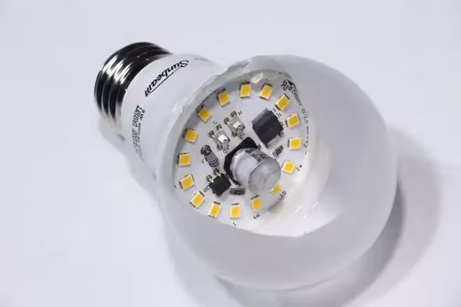 強得可怕!日本科學家發明藍光LED獲諾獎,徹底改變人類生活