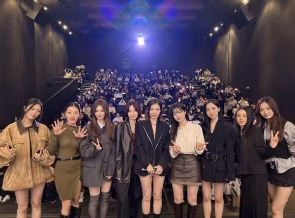 TWICE定延瘦回巔峰神顏! 鵝蛋臉、長腿現身⋯網驚呼:整個小一號