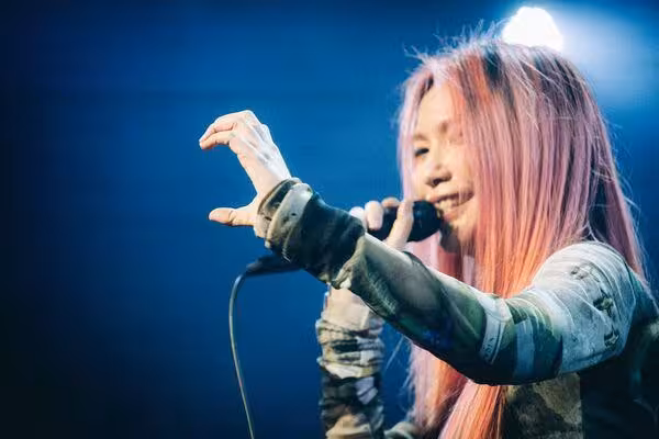 曾被嫌名字超普通! Tizzy Bac主唱霸氣喊:沒想過改藝名