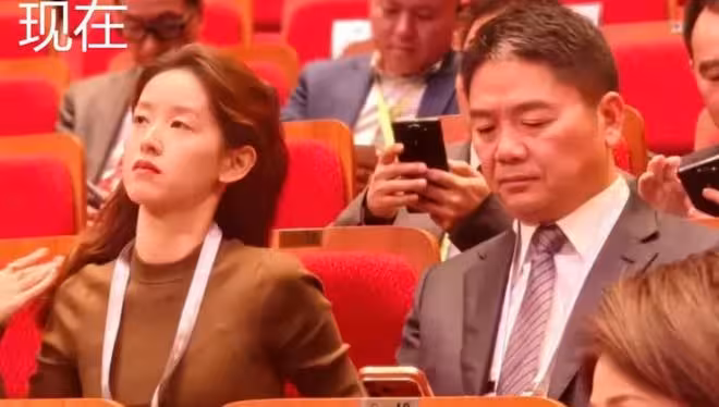 從臉盲到坦言在老婆面前沒了自信，劉強東的變化至少釋放2大信號