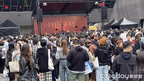 直擊/搶看蔡依林! 現場擠爆5千粉...癱瘓北流畫面曝光