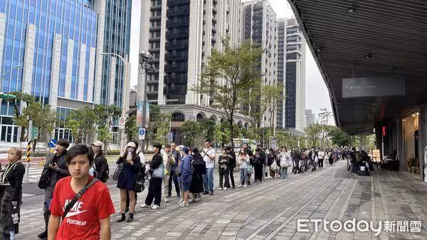 直擊/搶看蔡依林! 現場擠爆5千粉...癱瘓北流畫面曝光