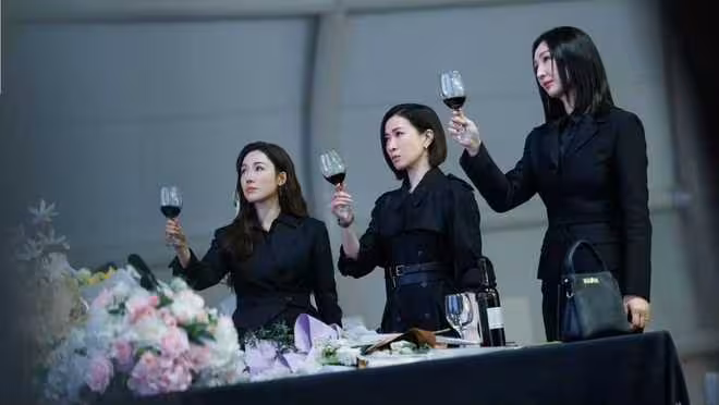 港劇《新聞女王2》今日開播，佘詩曼 黃宗澤主演，能否再創輝煌？
