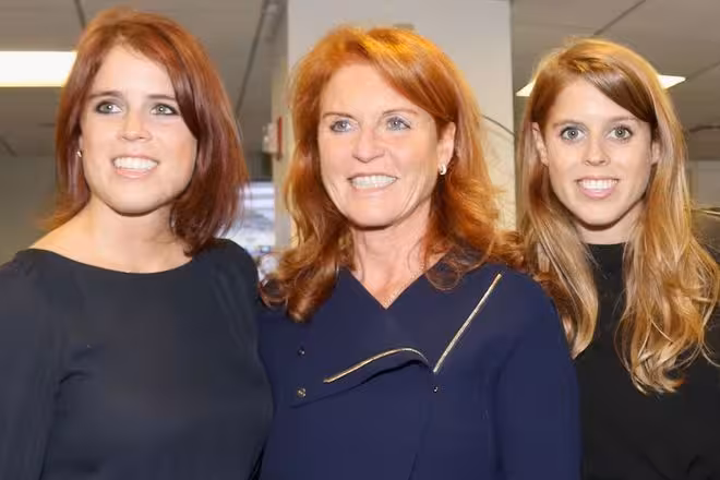 莎拉·弗格森如何逆襲?女兒比阿特麗斯的「了不起」讚美引熱議!