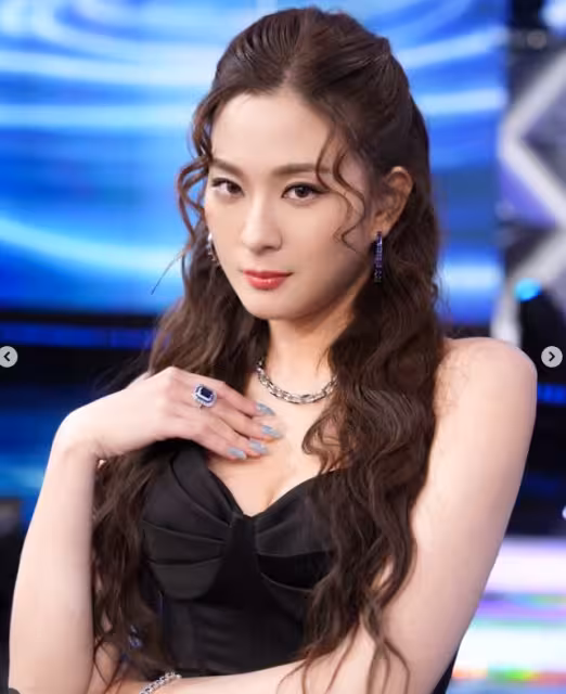 接連出錯!TVB小花擔任選秀節目主持,表現引吐槽!發文向觀眾道歉!