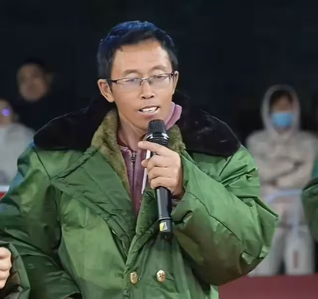 噩耗!43歲農民歌手李根離世,憑《快樂老家》走紅,有人透露死因