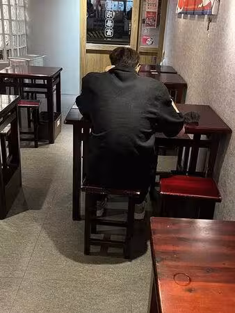 范姜彥豐消瘦！苦熬婚變風暴　深夜孤單外食粉絲1句話他笑了