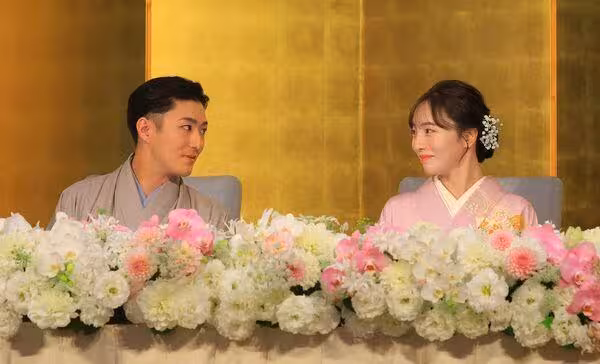女偶像嫁歌舞伎演員!結婚記者會「穿婆婆和服」現身…夫家來頭大